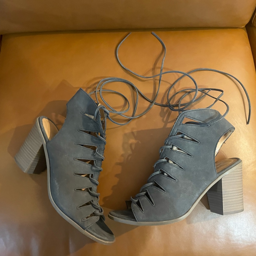 Faryl Robin heels